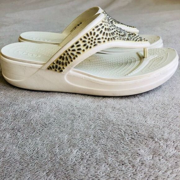 Crocs Women’s Monterey Shimmer White Wedge Sandal - Picture 2 of 11